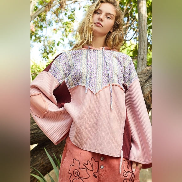 POL Patchwork Floral Sweatshirt, Flare Sleeves, Pink And Purple, New - Picture 6 of 11